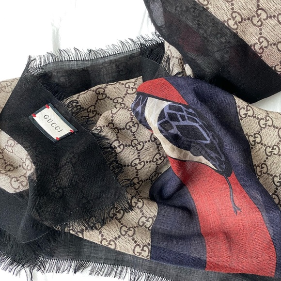 Authentic Gucci web and kingsnake print wool scarf - Picture 7 of 8